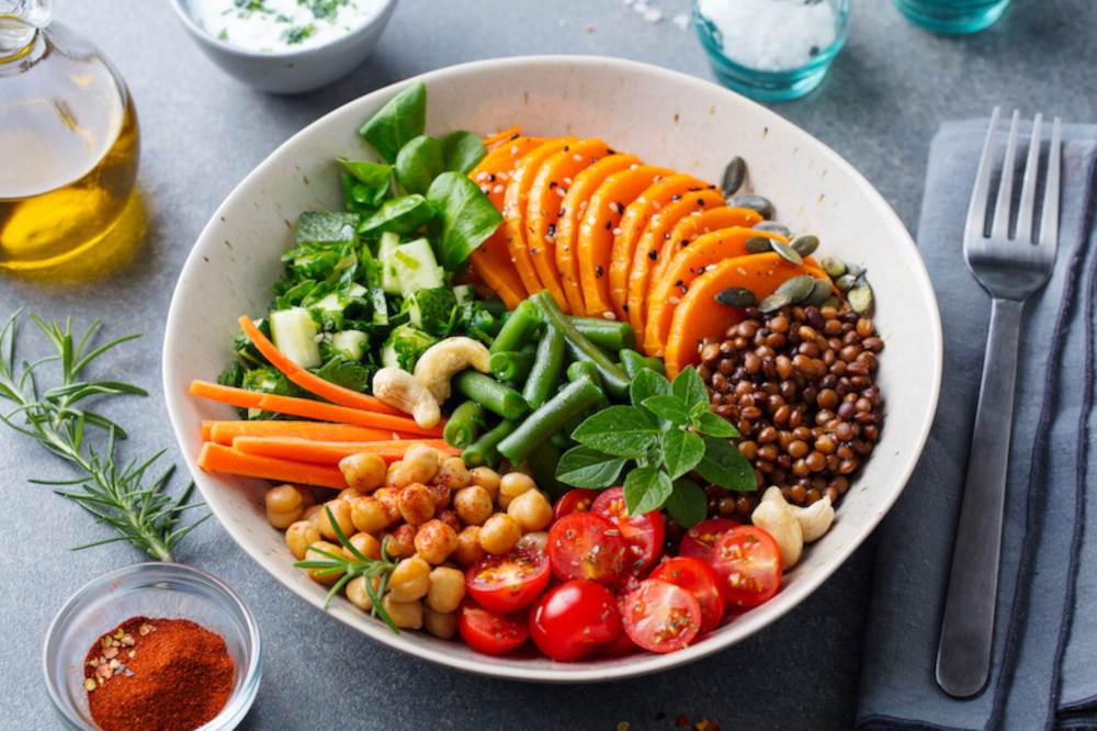 Insalata di ceci: prepariamola come un poké