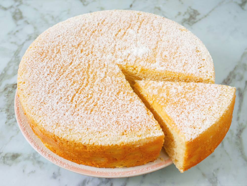 Torta allo yogurt senza burro: veloce, leggera e sana